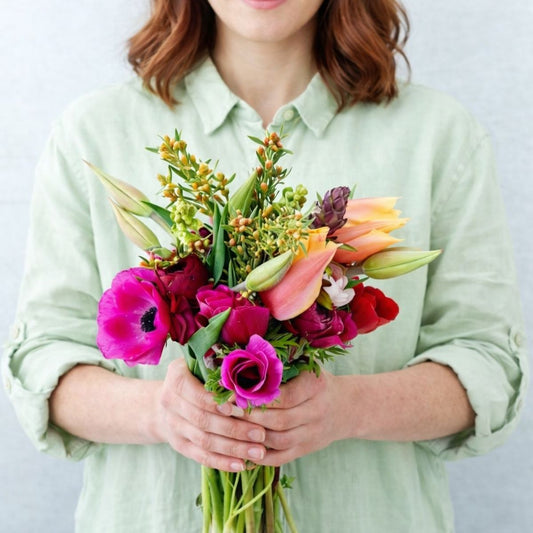 Organic Medium Seasonal Bouquet (1 bunch)